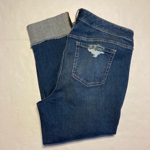 NWOT Torrid Denim Boyfriend Crop folded hem medium - Picture 1 of 12